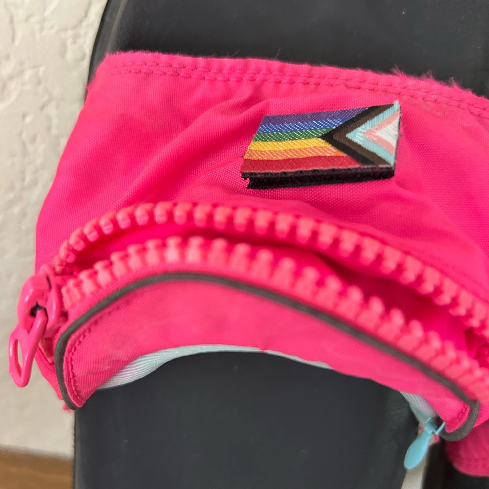Nike. beTrue Pink Zip-Detail Slide Sandals hidden zippers, unisex Sz 10 - Picture 4 of 6